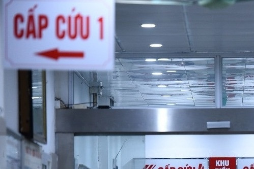 Bỏ qua thủ tục tài chính, bật báo động đỏ cứu người nguy kịch trên đường đi làm