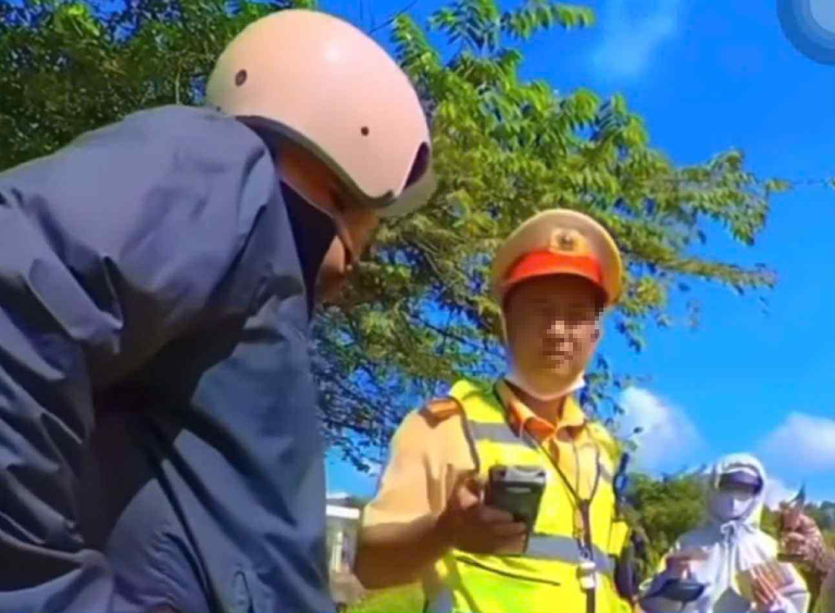 Canh sat giao thong.png