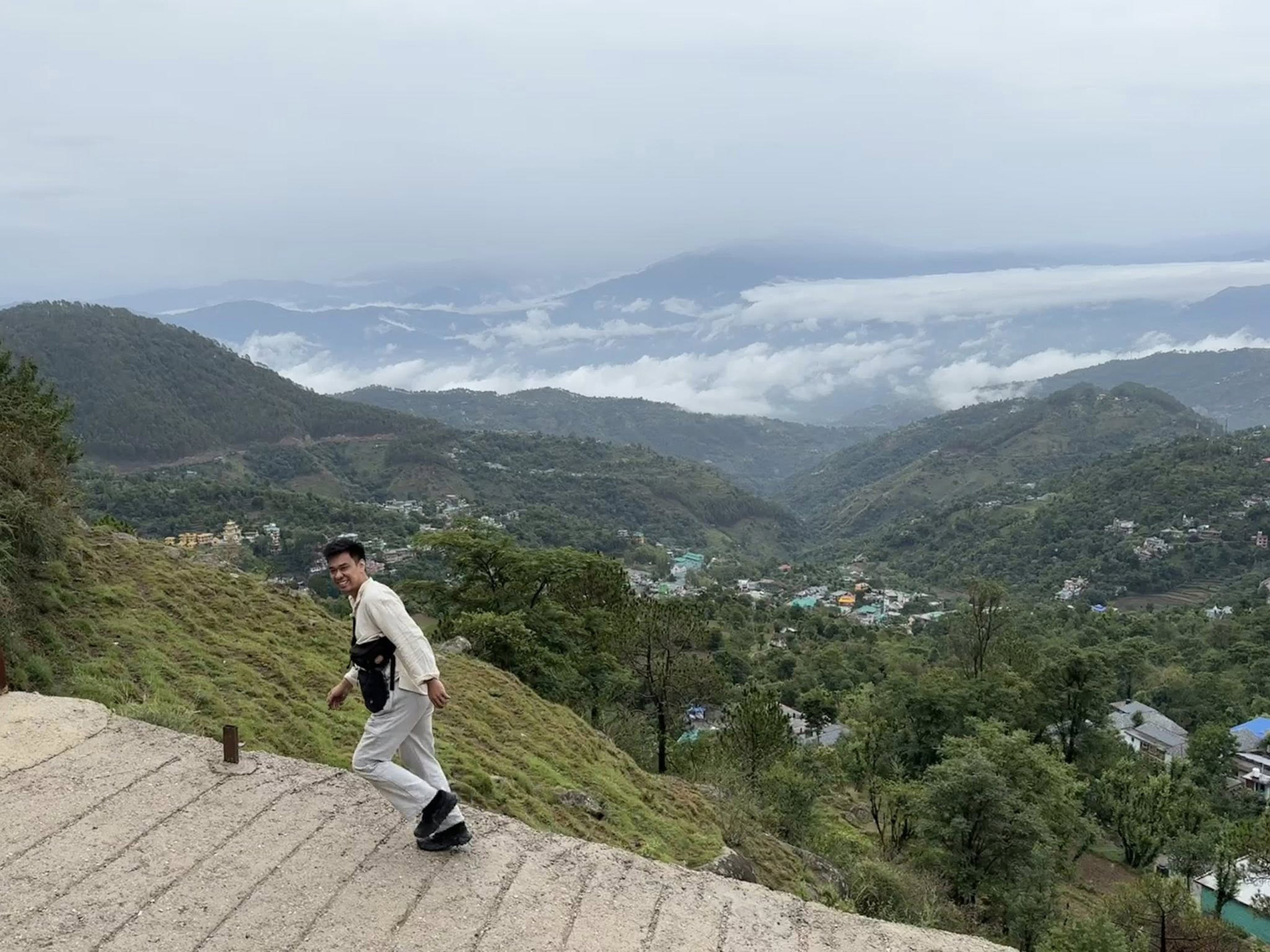 chang trai den An Do gap bo 5.jpg