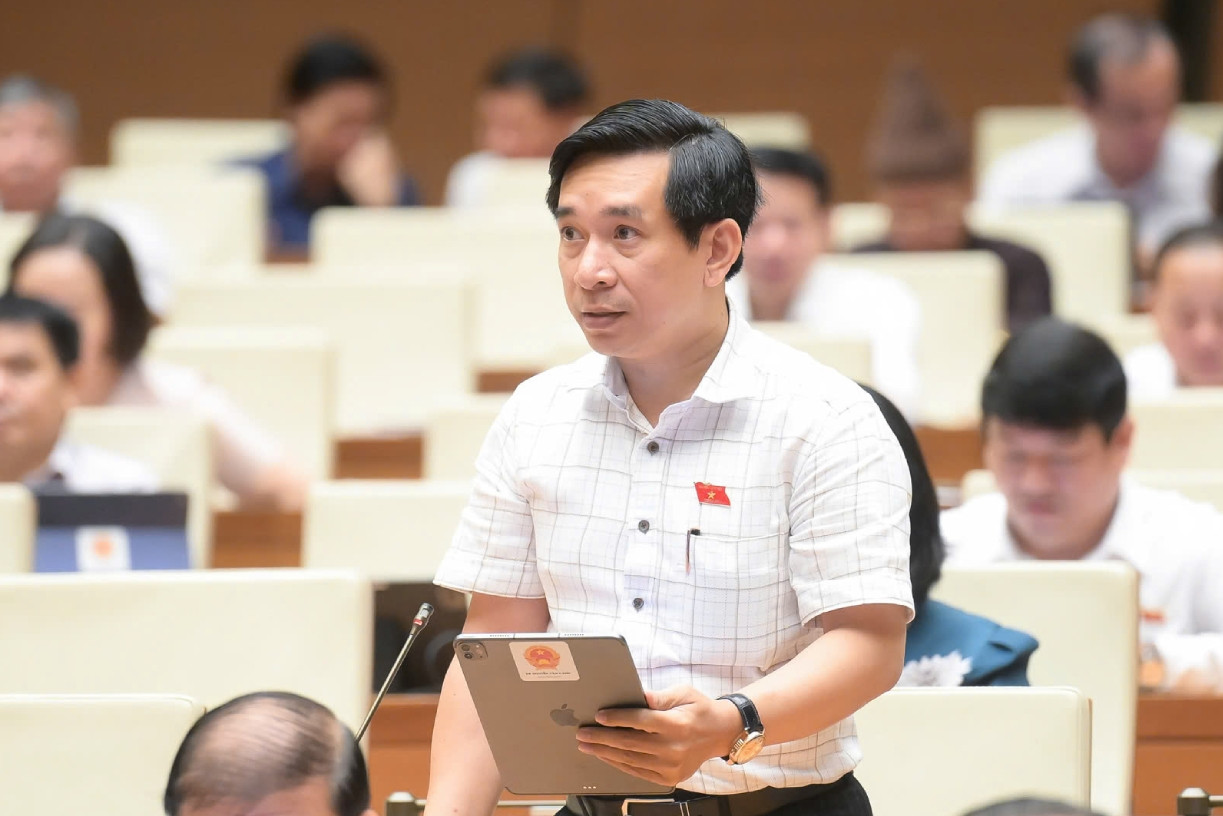 Đề xuất áp dụng nhập làn theo quy tắc 'dây kéo áo' để giảm ùn tắc giao thông