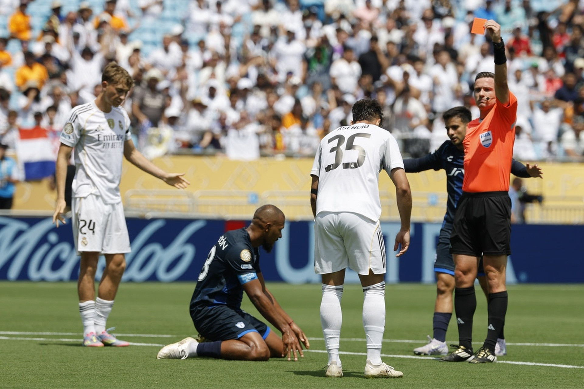 EFE - Asencio Real Madrid Pachuca.jpg