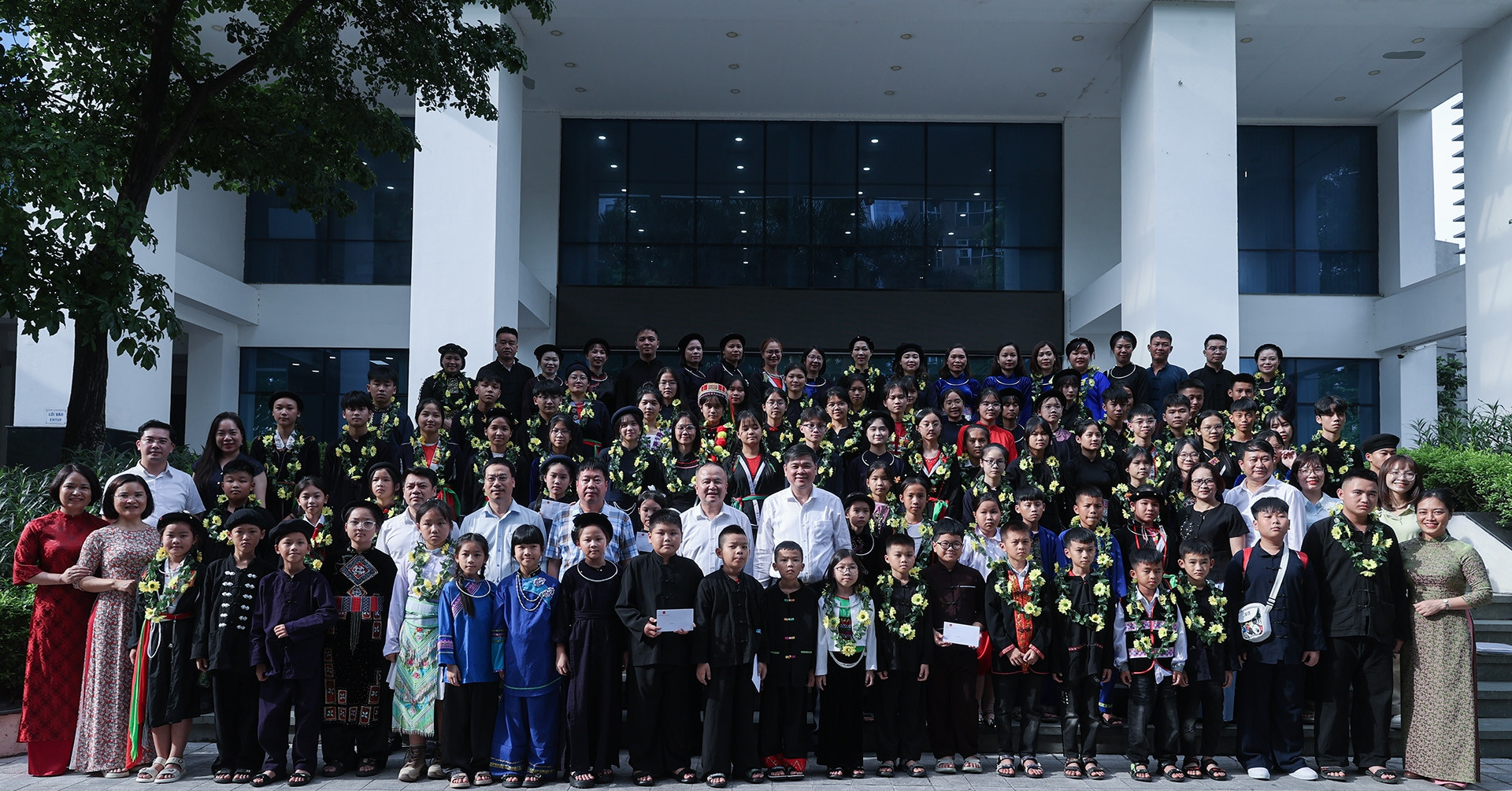Học sinh người dân tộc thiểu số cần trân trọng, giữ gìn bản sắc