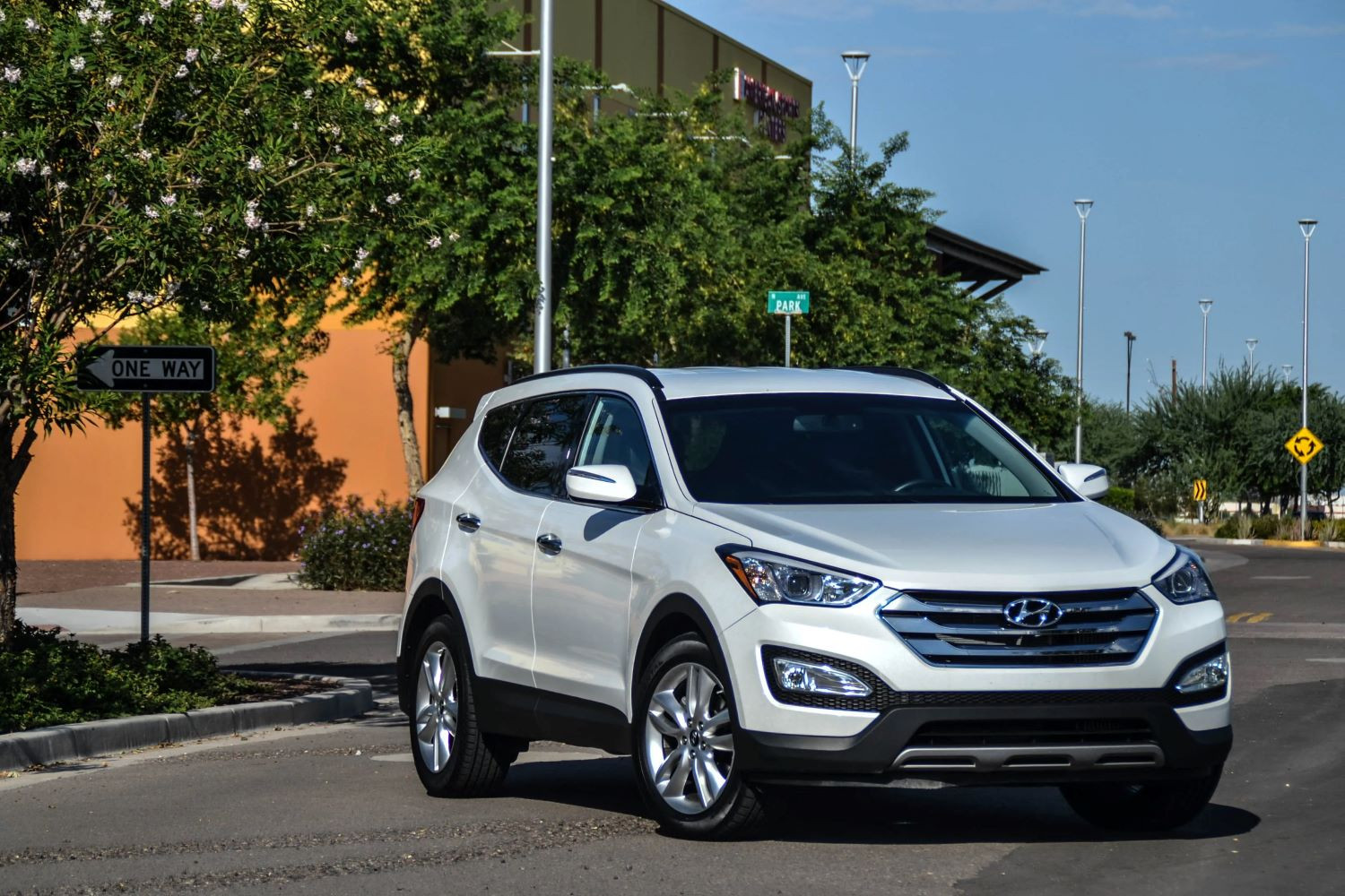 Hyundai Santa Fe 2014.jpg