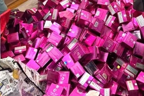 Khởi tố nữ giám đốc sản xuất mỹ phẩm từ kem trôi nổi, dán nhãn 'cao cấp'