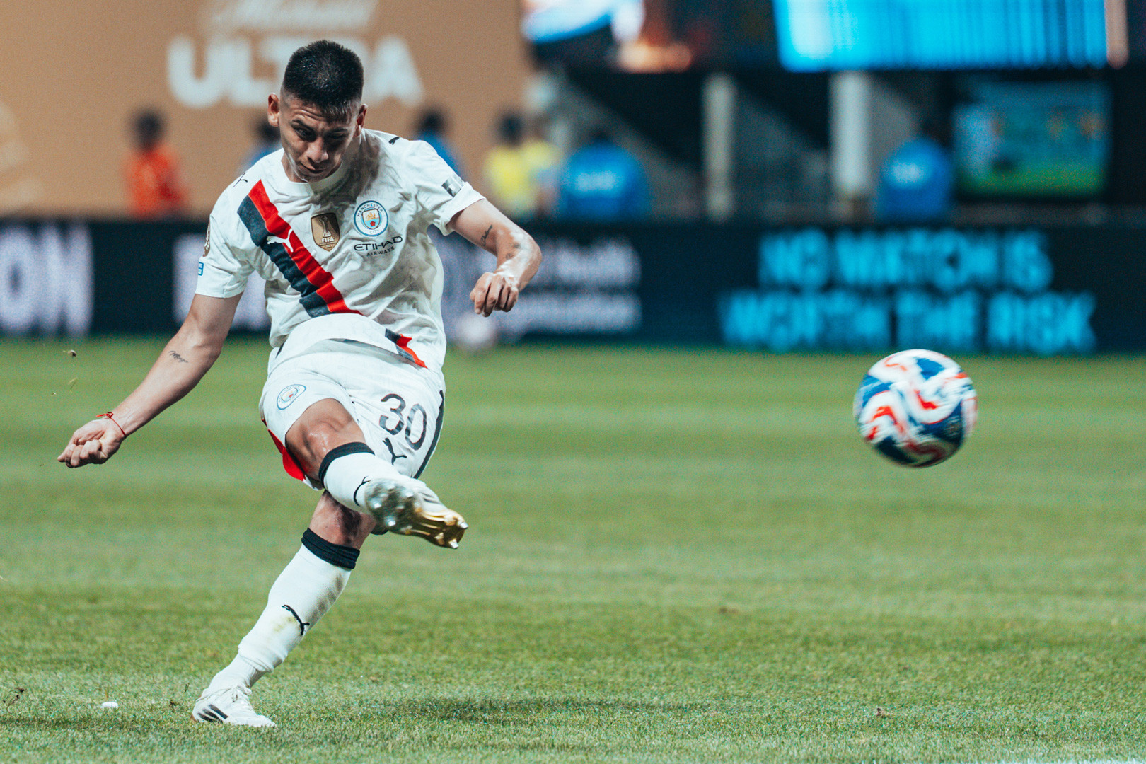 MCFC - Echeverri Man City Al Ain da phat.jpg