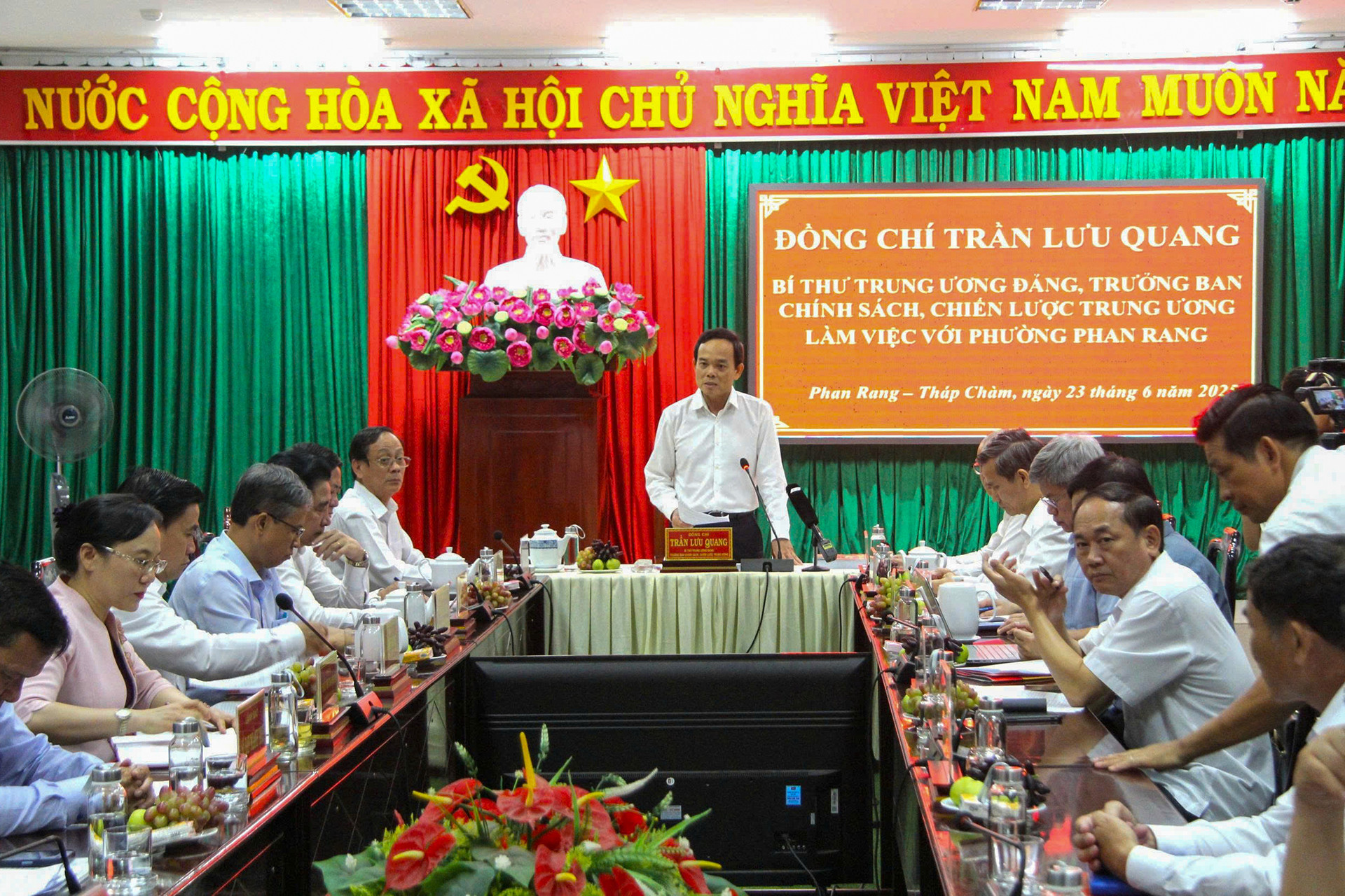 Ông Trần Lưu Quang kiểm tra vận hành mô hình chính quyền 2 cấp tại 2 địa phương