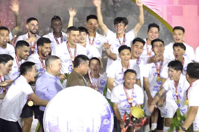 Thép Xanh Nam Định nâng Cúp, Thiên Trường vỡ òa cảm xúc