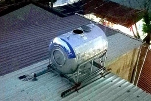 Thợ sửa nhà kể phút 'lạnh gáy' khi ngó vào bồn nước thấy có bộ xương người