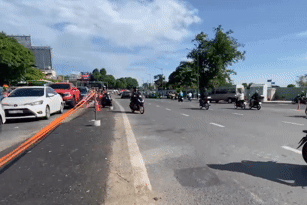 Bản tin sáng 24/6: Người dân xô ngã rào chắn, đi vào đường 4.800 tỷ để né kẹt xe