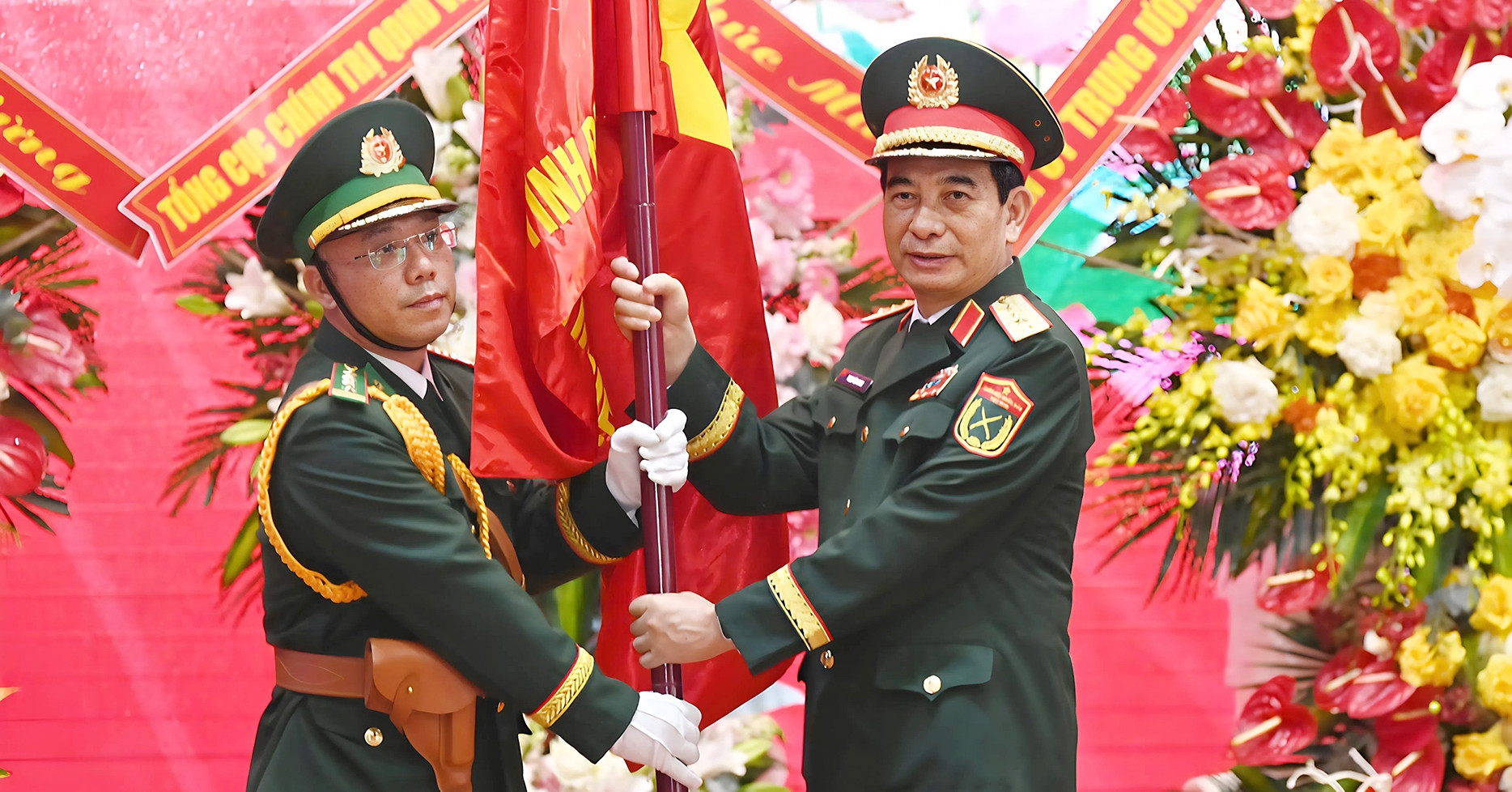 Công bố các quyết định sáp nhập, tổ chức lại bộ chỉ huy quân sự cấp tỉnh