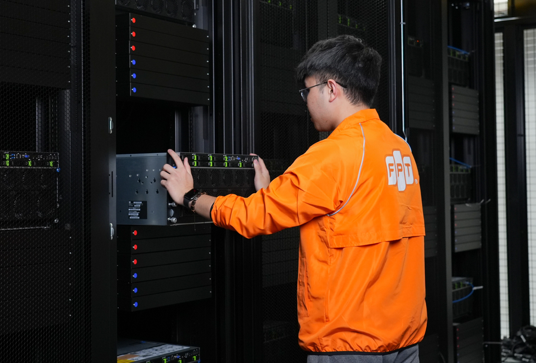 일본 FPT AI 공장.jpg
