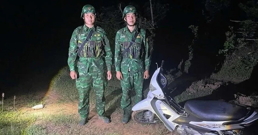Hai người bỏ lại 18kg vàng thỏi rồi tẩu thoát qua biên giới ở Tây Ninh