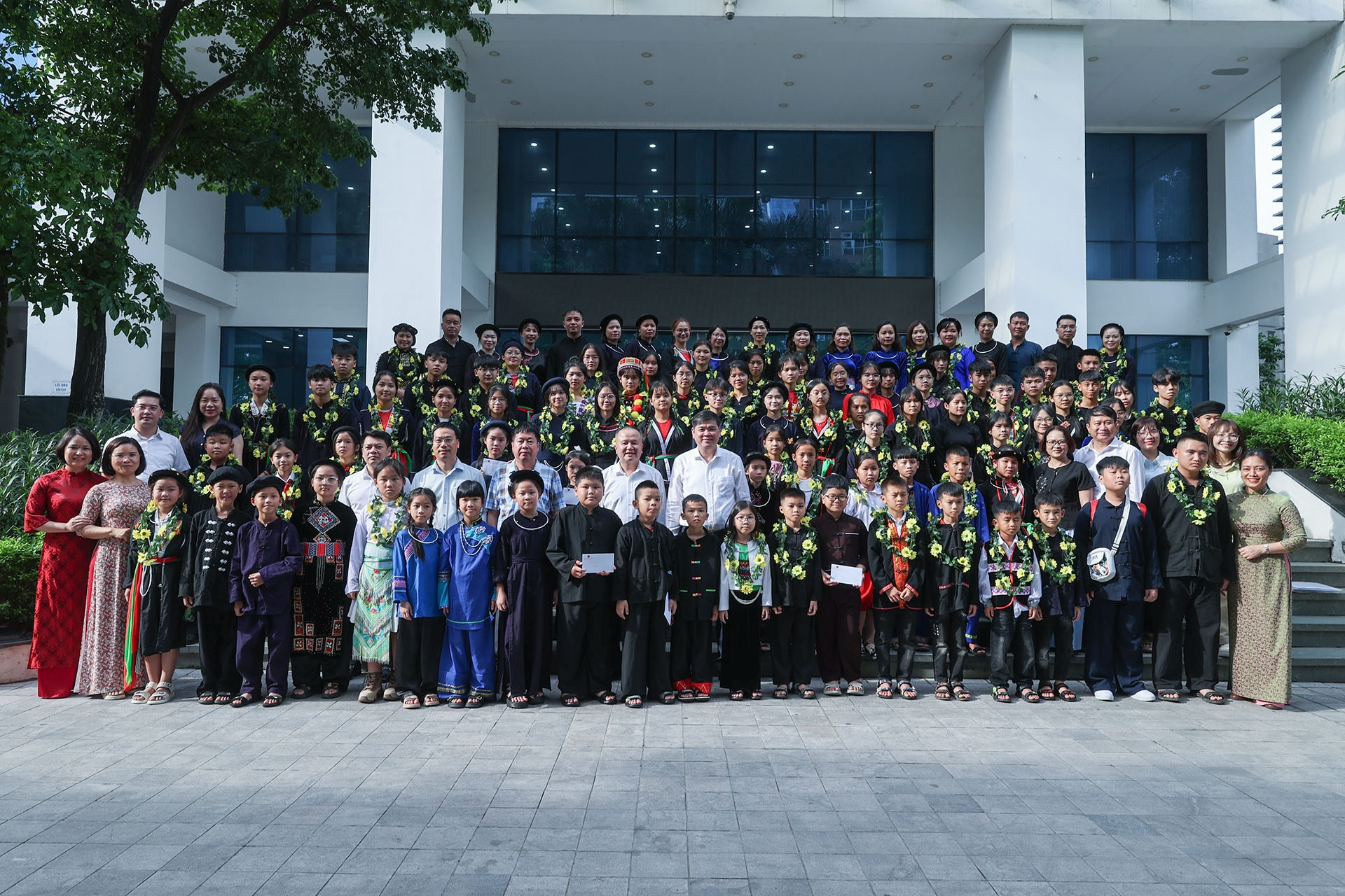 Học sinh người dân tộc thiểu số cần trân trọng, giữ gìn bản sắc