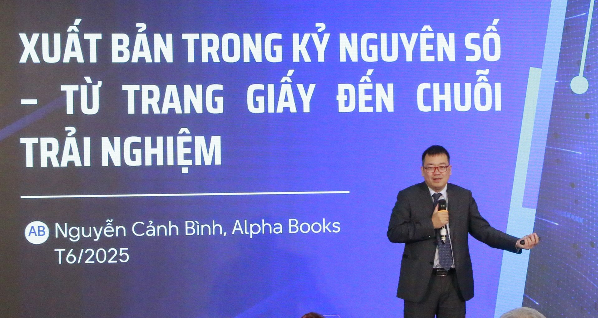 Ngành xuất bản Việt đối mặt "thời khắc sinh tử" với trí tuệ nhân tạo