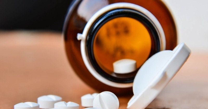 Người đàn ông nguy kịch sau nhiều năm dùng loại thuốc ‘uống vào đỡ ngay’