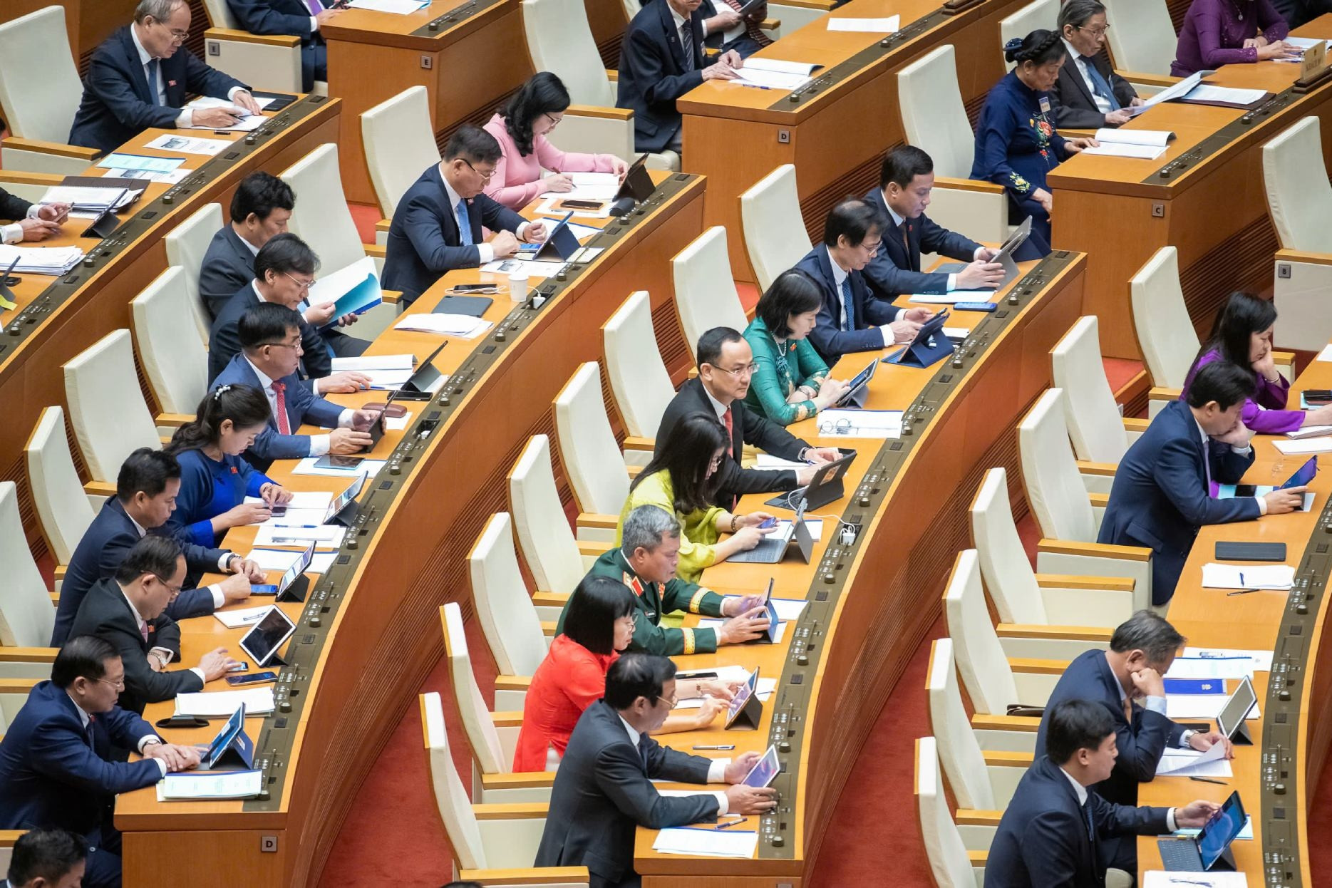 Quốc hội trao quyền đặc biệt cho Chính phủ tháo gỡ vướng mắc pháp luật