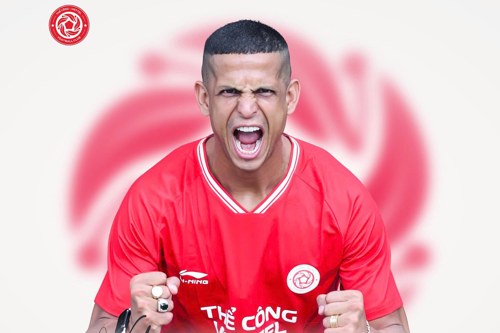 Thể Công Viettel chiêu mộ Vua phá lưới V-League