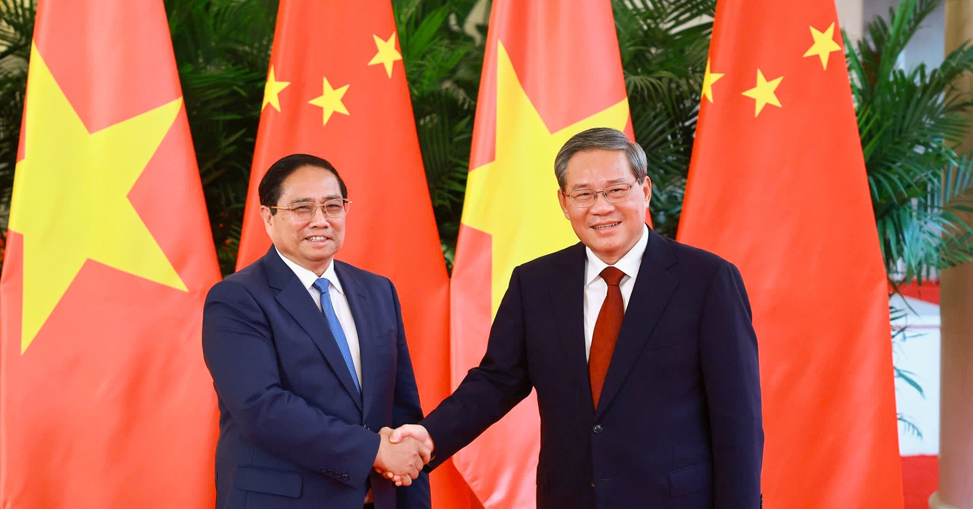 Thủ tướng Phạm Minh Chính gặp Thủ tướng Trung Quốc