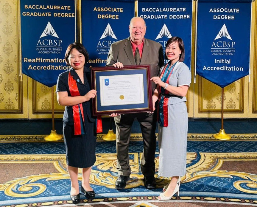 trường đh kinh tế đhqghn (1).jpg