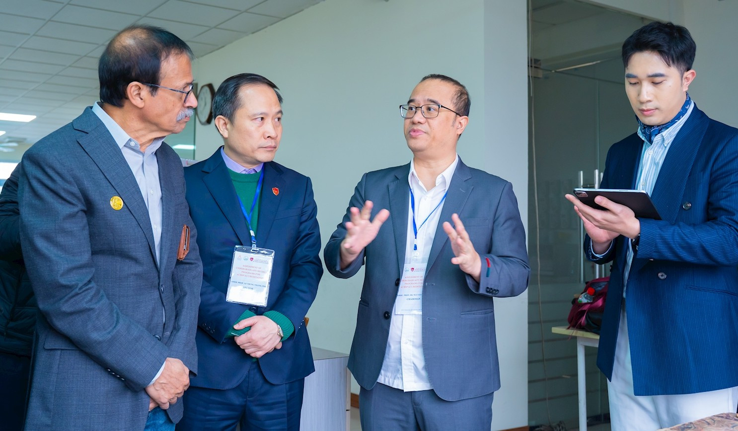 trường đh kinh tế đhqghn (2).jpg