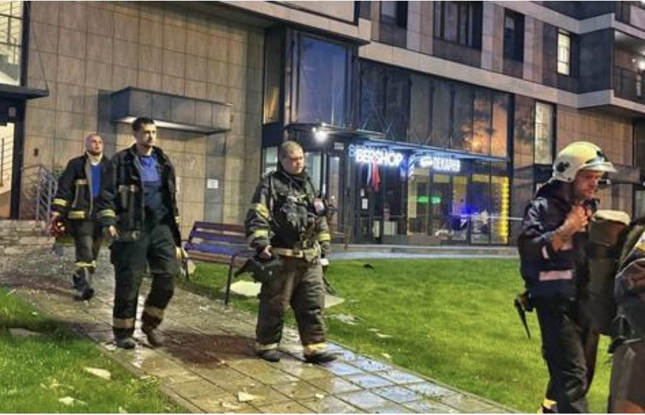 UAV cảm tử Ukraine tấn công tòa nhà dân cư gần Moscow