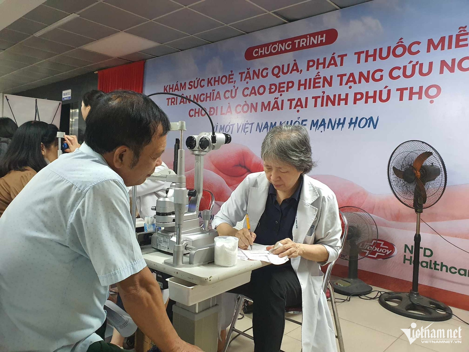 W-nguoi cao tuoi.jpeg