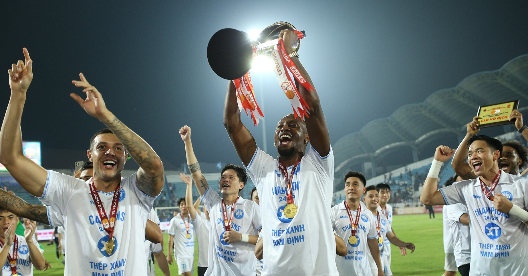 Xuân Son và CLB Nam Định làm điều chưa từng có ở mùa giải 2025/26
