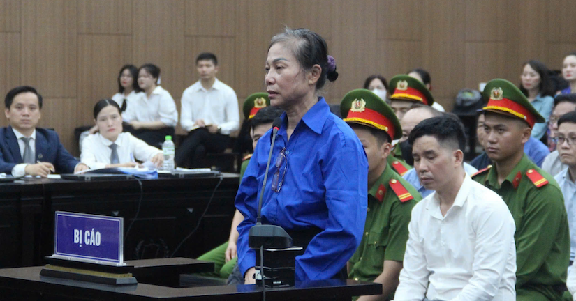 Bà Hoàng Thị Thuý Lan khai rõ lần 'giơ 1 ngón tay, Hậu 'Pháo' đưa ngay 1 triệu USD' trước toà