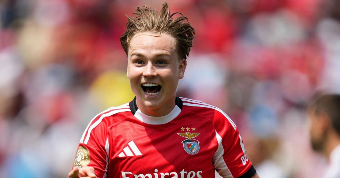 Bayern Munich thua sốc Benfica, mất ngôi đầu bảng