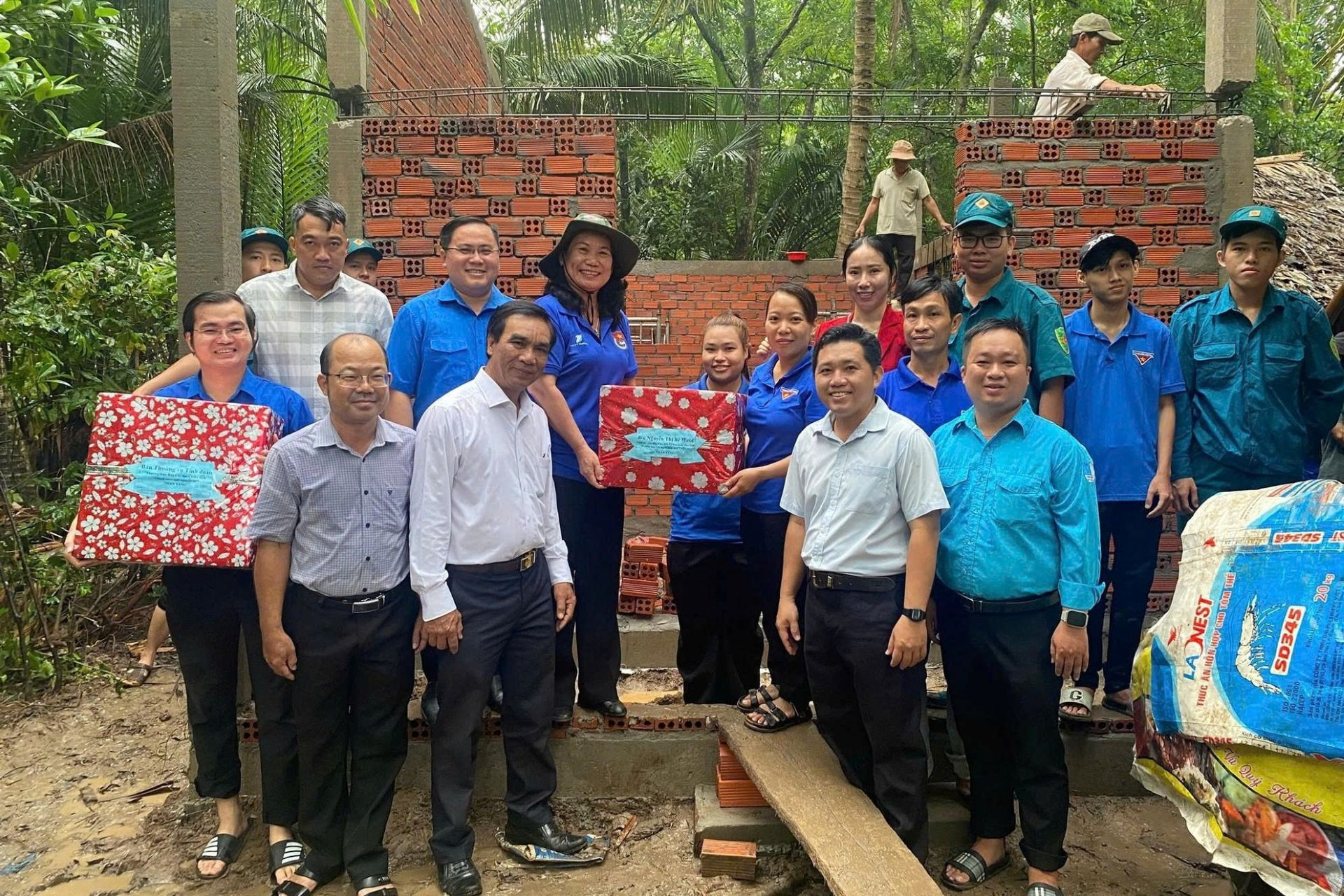 Bến Tre: 6.000 đoàn viên, thanh niên tham gia xóa nhà tạm giúp dân