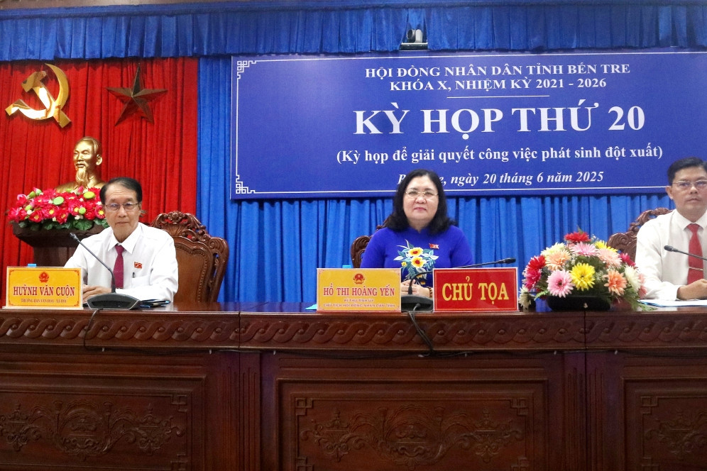 Hội đồng nhân dân tỉnh Bến Tre thông qua nhiều nghị quyết quan trọng