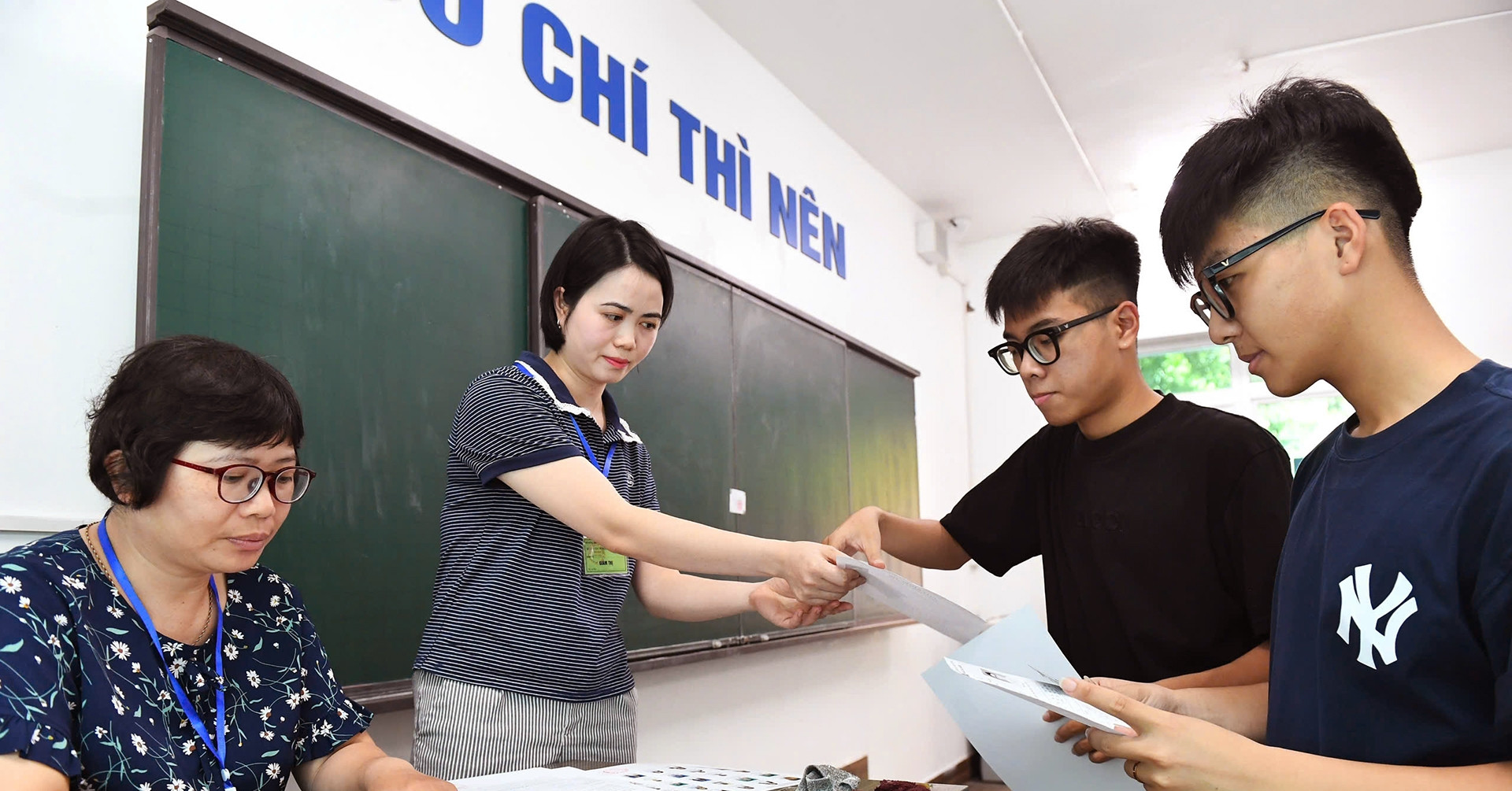 Hơn 1,16 triệu thí sinh bắt đầu làm thủ tục thi tốt nghiệp THPT năm 2025