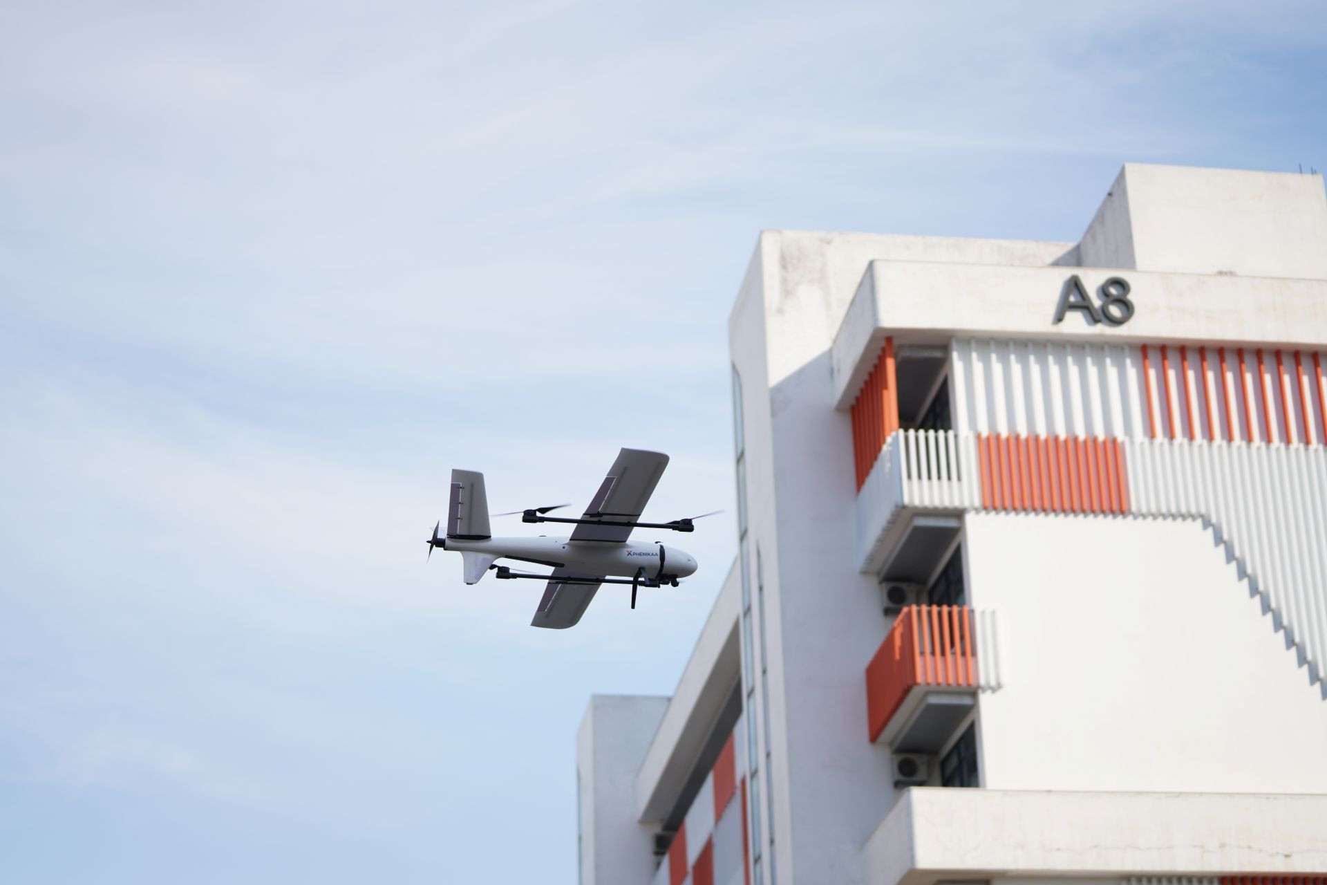 Một trong những mẫu máy bay không người lái cấu hình hybrid VTOL của Phenikaa X.JPG