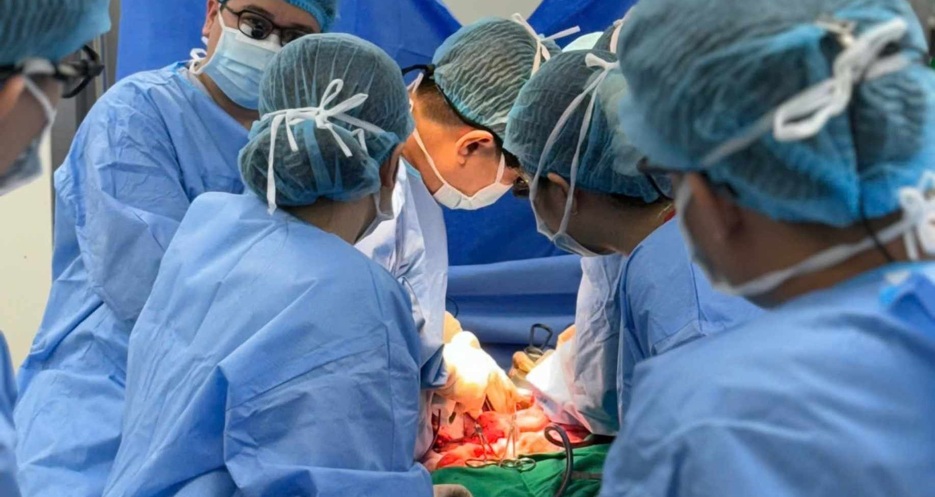 Nam bệnh nhân chết não cứu sống 3 người lạ