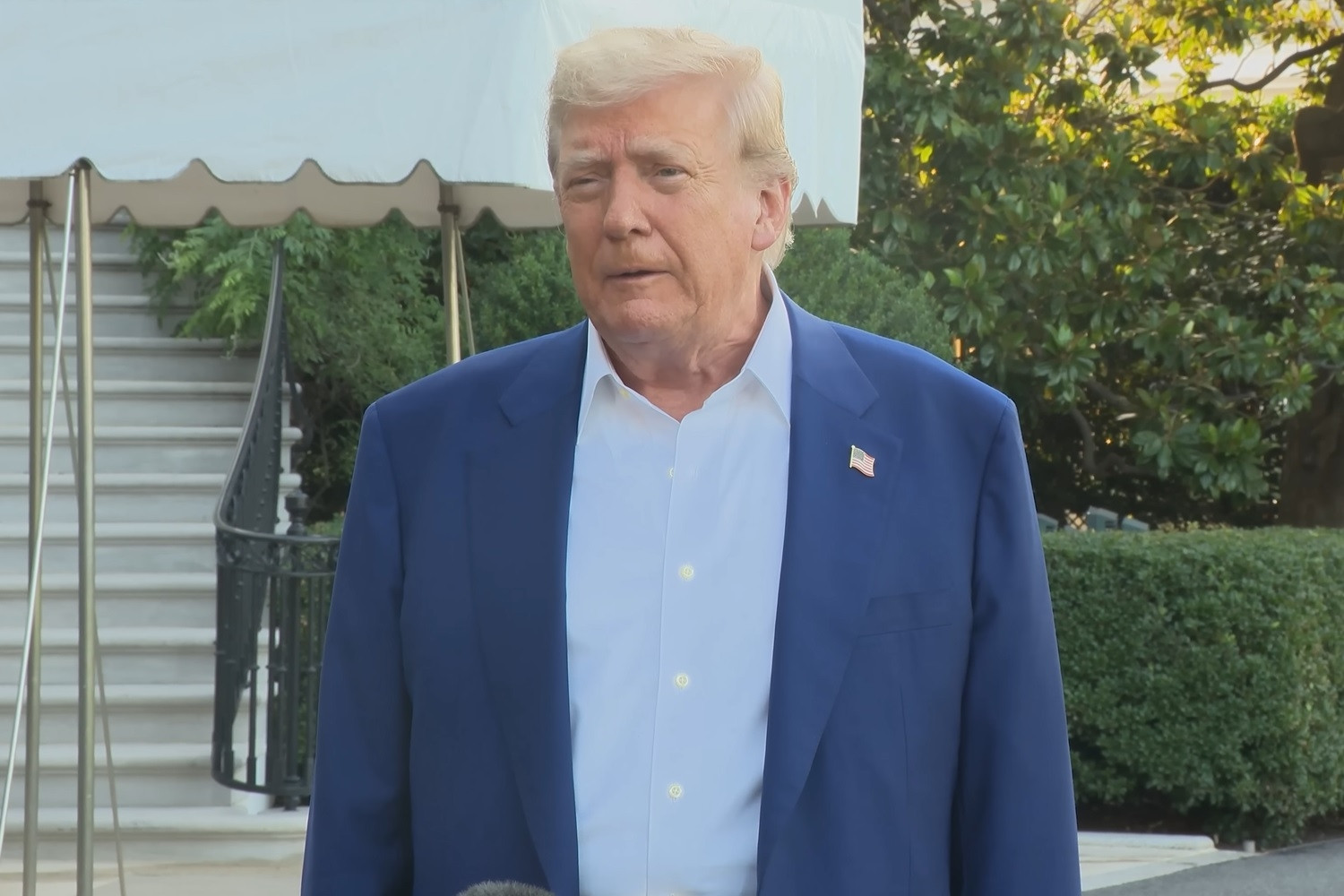 Ông Trump nêu khả năng gặp Tổng thống Ukraine Zelensky bên lề hội nghị NATO