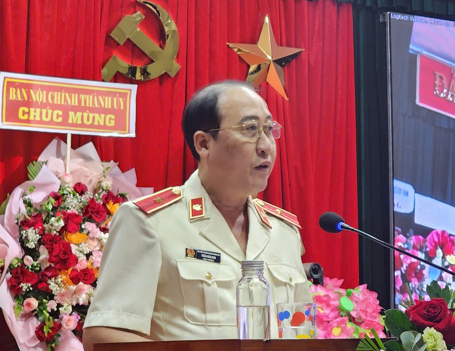 vien truong.jpg