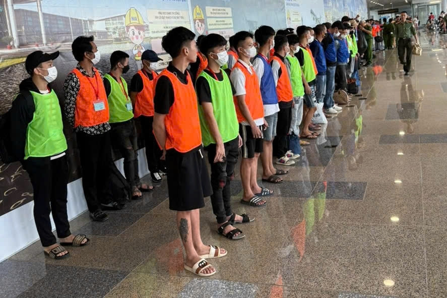 Vụ trăm cảnh sát vây bắt nhóm lừa đảo: Lộ kịch bản khiến 'con mồi' không lối thoát