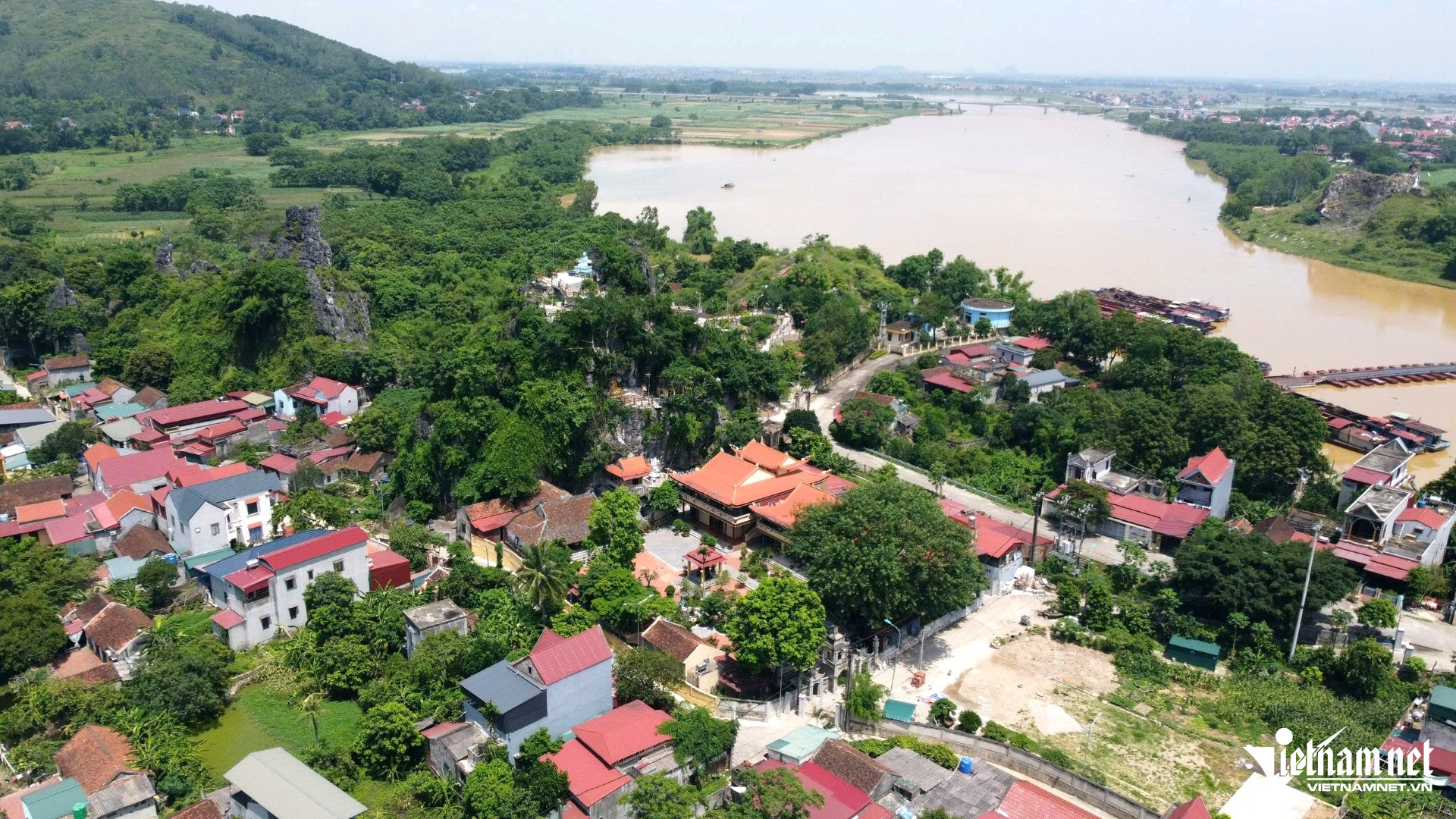 W-a1Ngôi chùa ở Thanh Hóa.jpg