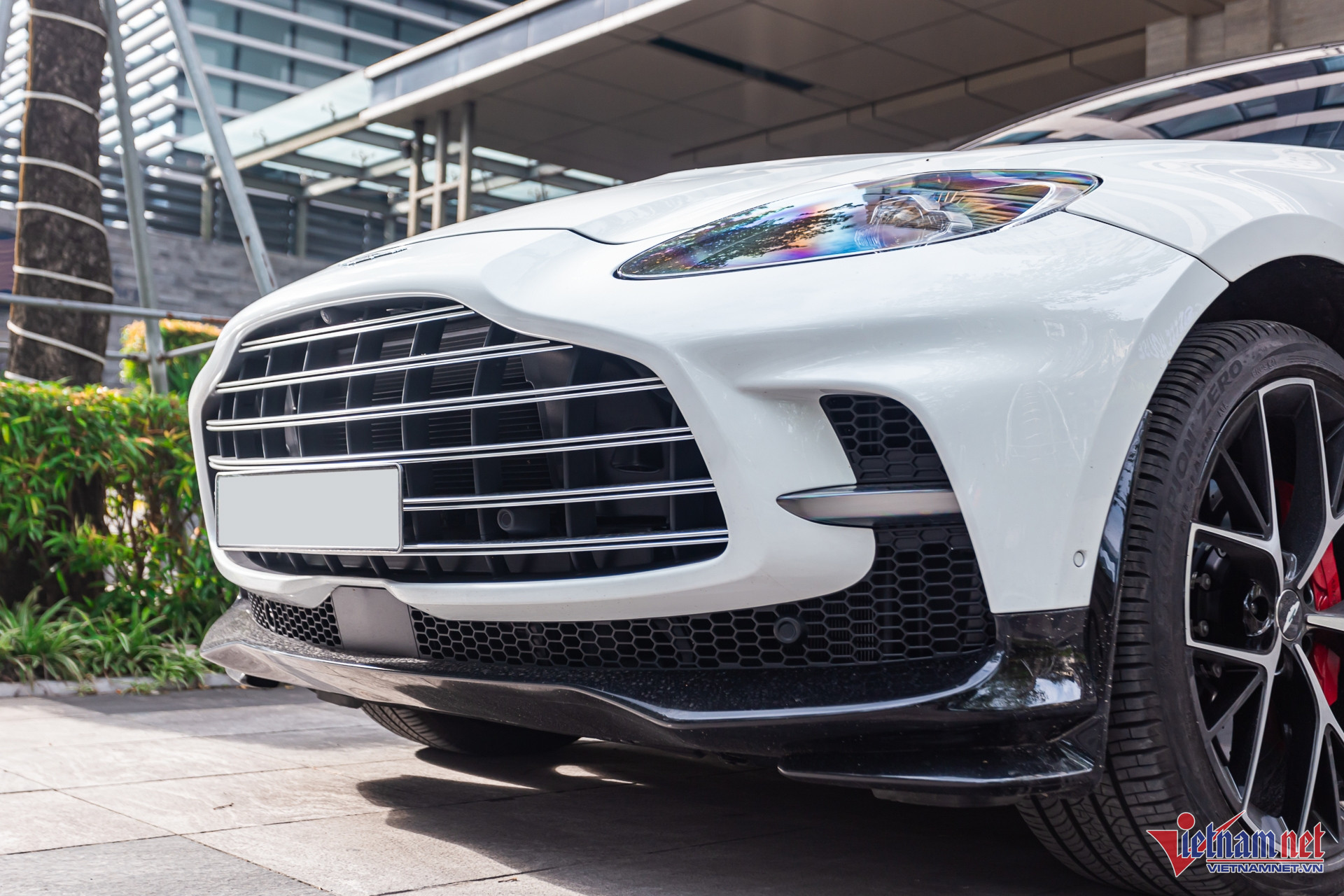 W-aston martin 5.jpg