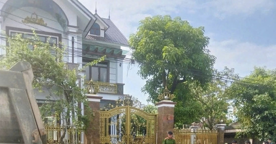 Bản tin chiều 26/6: Va chạm xe đầu kéo, người đàn ông tử vong trước cửa biệt thự