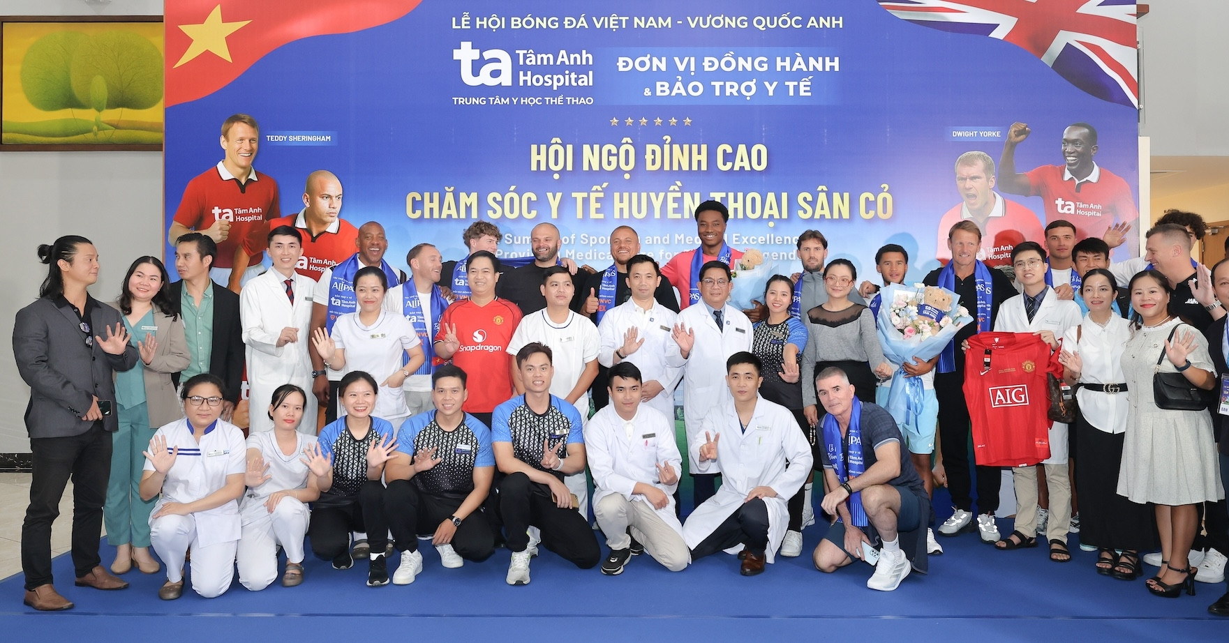 Cựu danh thủ Manchester Reds đổ bộ y học thể thao Tâm Anh