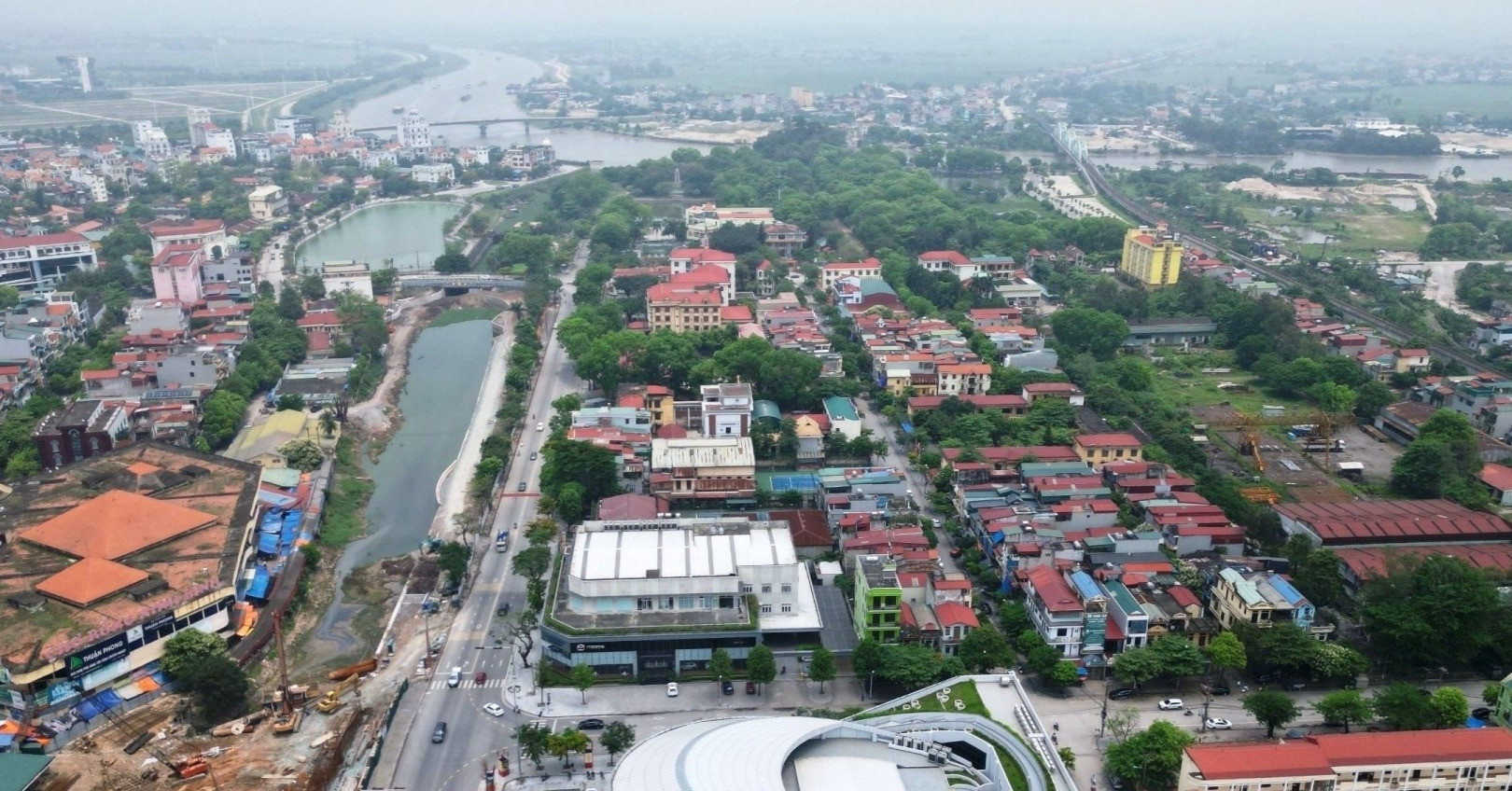 Điều kiện để cán bộ phường Nam Định, Phủ Lý có xe đưa đón về Hoa Lư làm việc