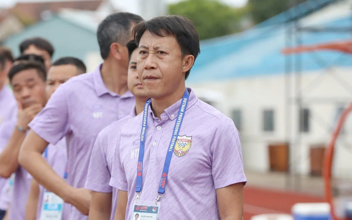ຄູຝຶກ Thanh Cong.jpg