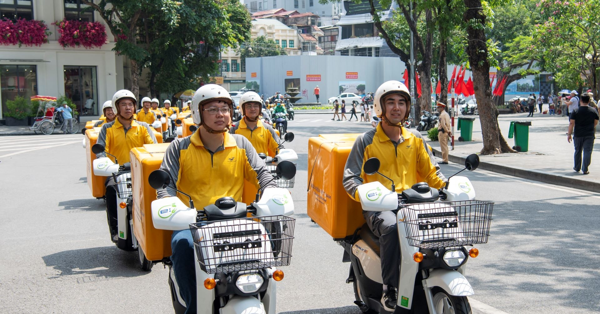 Honda Việt Nam và Bưu điện Việt Nam mở rộng dự án sử dụng xe điện giao hàng
