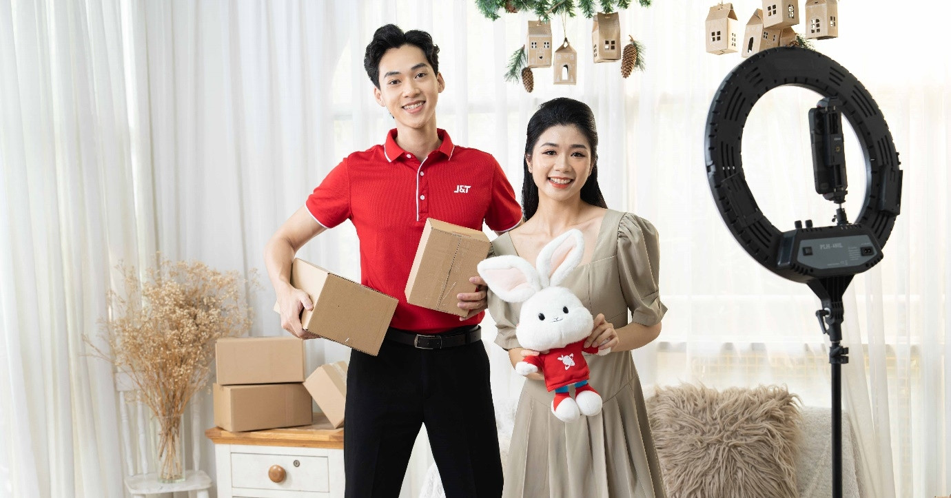 J&amp;amp;T Express: “Siêu quay trúng ngay” tăng nhiệt chặng cuối