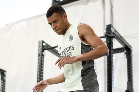 Mbappe gặp bất ổn lớn, bị loại khỏi trận Real Madrid đấu Salzburg