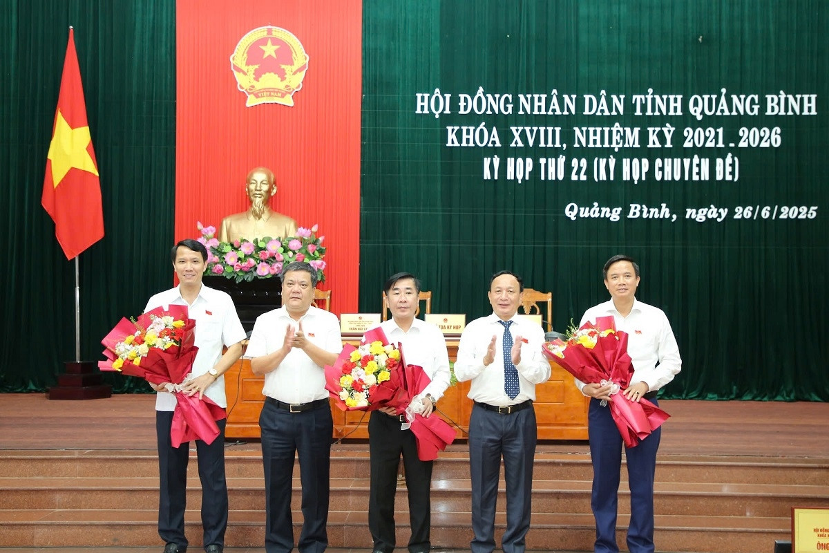 Miễn nhiệm nhiều giám đốc sở tại kỳ họp sau cùng HĐND Quảng Bình