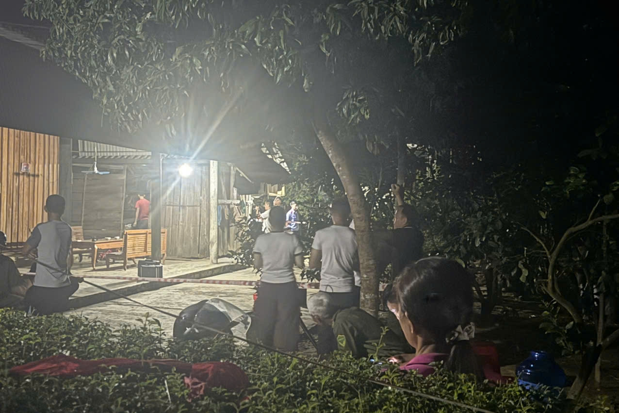 Mới ra tù, nghịch tử cầm dao chém mẹ tử vong