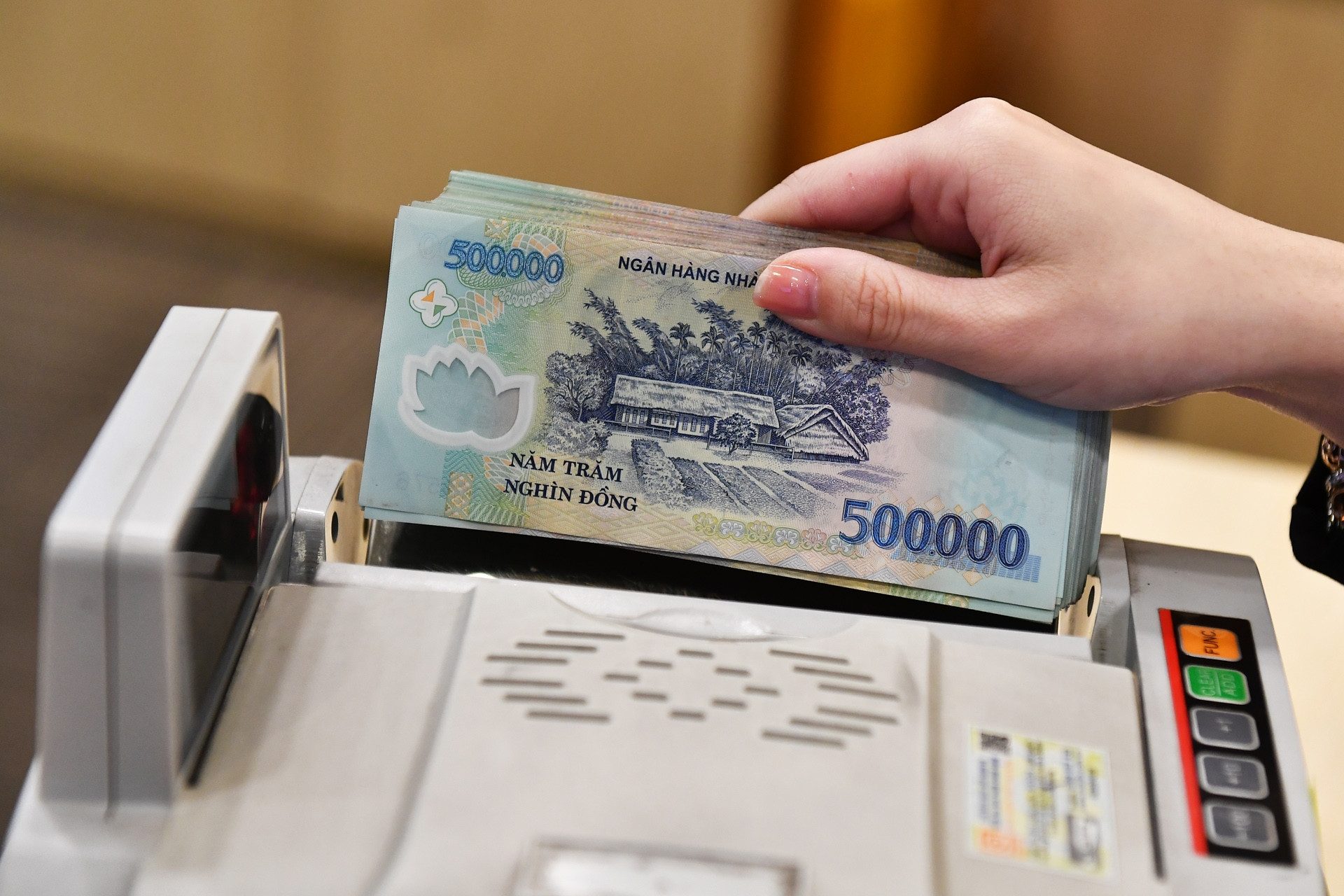 Lãi suất ngân hàng hôm nay 26/6/2025: Gửi tiết kiệm 24 tháng cao nhất 6,3%/năm