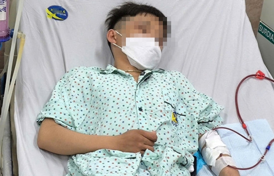 Nỗi hối hận của nam bảo vệ bị suy thận khi mới 22 tuổi